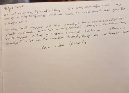 Handwritten guest review for The Weavers Cottage